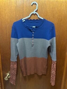 Colorblock Knit Top with Lace Sleeves - Blue, Gray, Brown